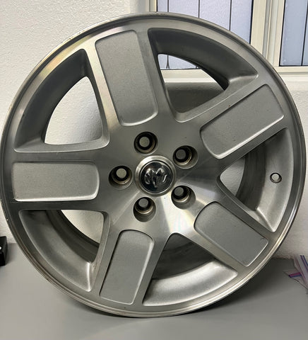 17" WHEEL DODGE CHARGER MAGNUM 2005 2006 2007 MACHINED SILVER FACTORY OEM 2246